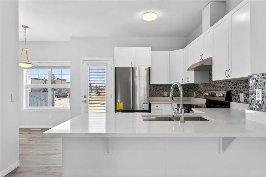 111 Tarawood Lane NE Calgary AB T3J 0G9