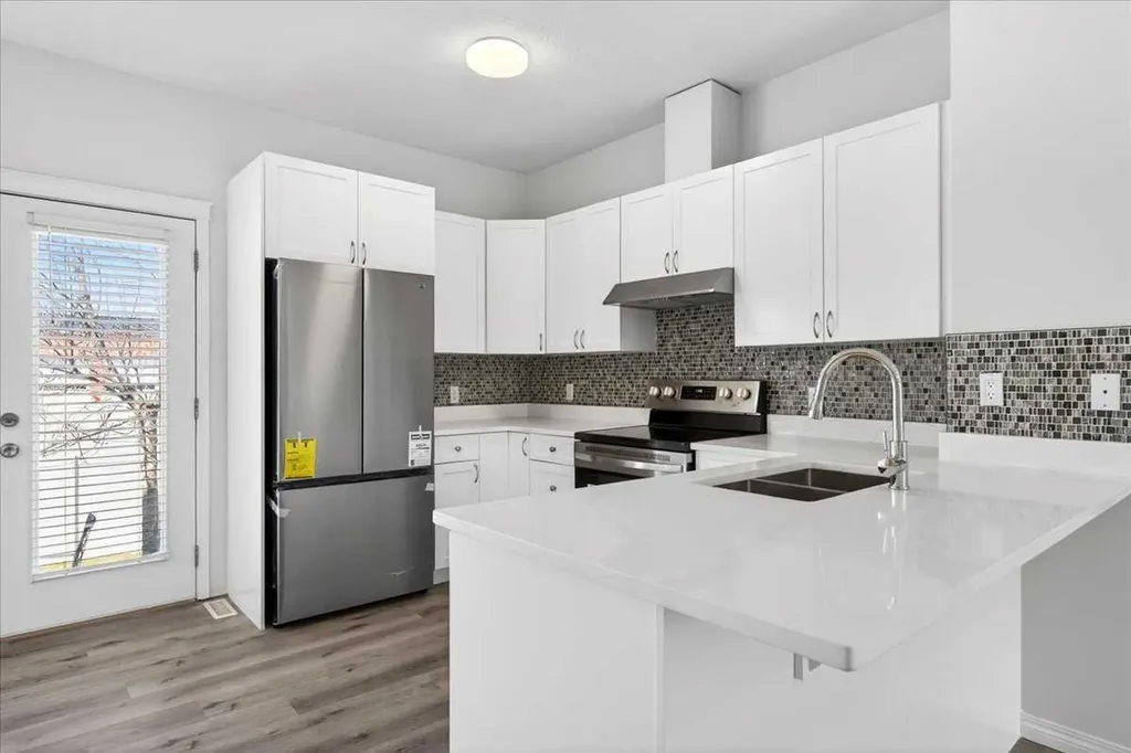 111 Tarawood Lane NE Calgary AB T3J 0G9