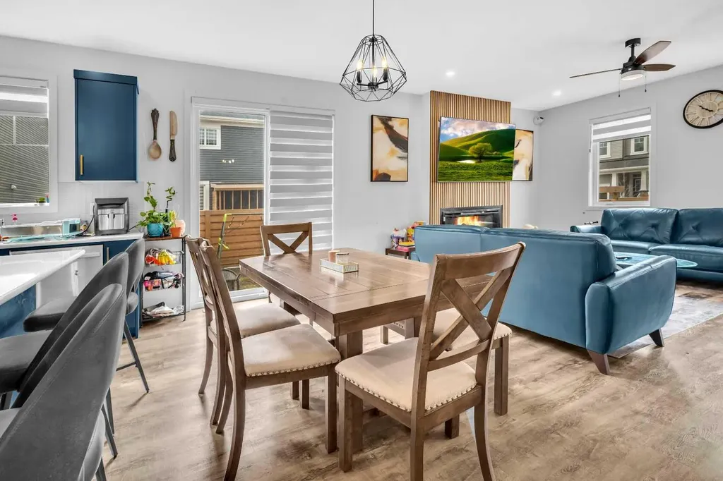 271 Carringham Road NW Calgary AB T3P1V4