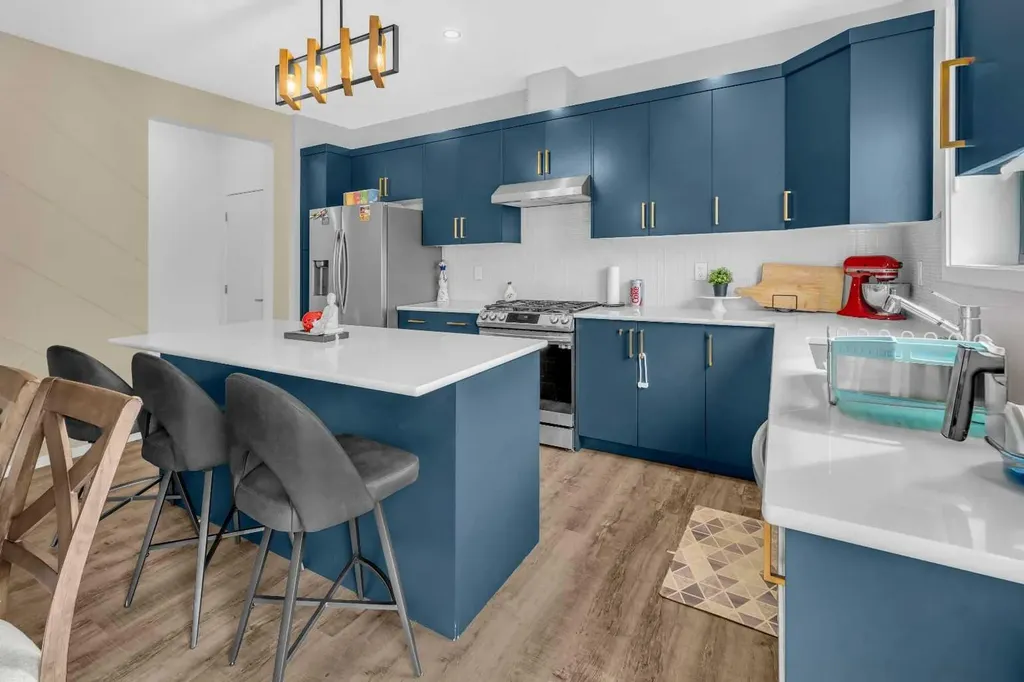 271 Carringham Road NW Calgary AB T3P1V4