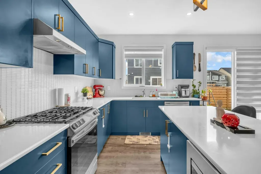 271 Carringham Road NW Calgary AB T3P1V4