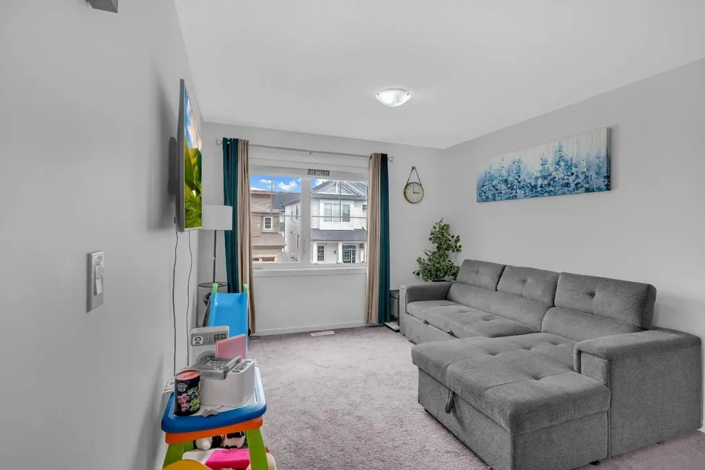 271 Carringham Road NW Calgary AB T3P1V4