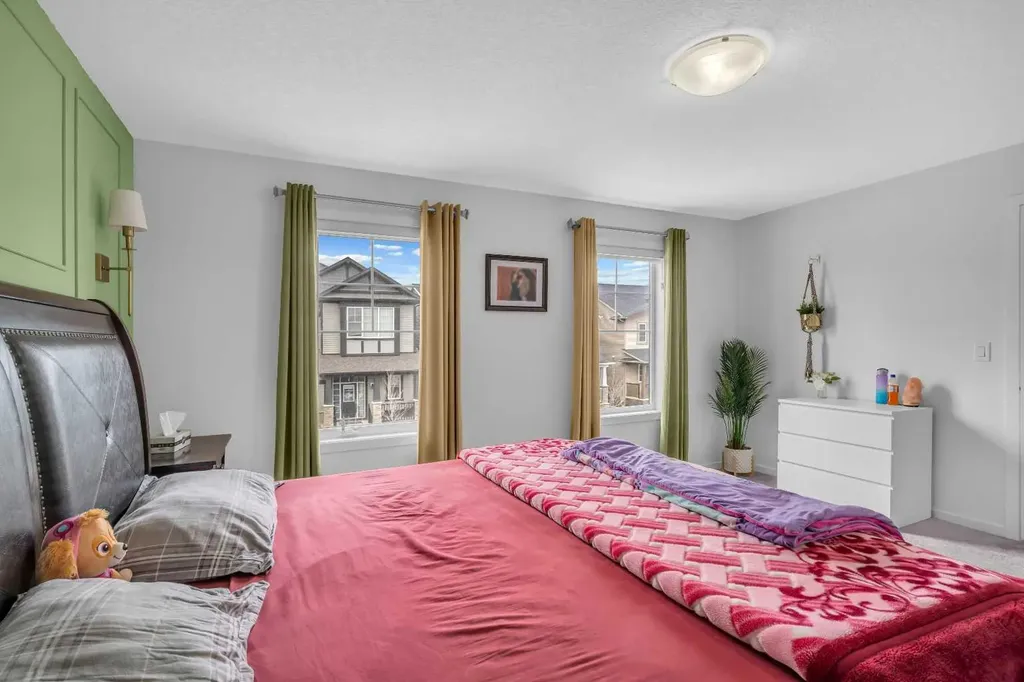 271 Carringham Road NW Calgary AB T3P1V4