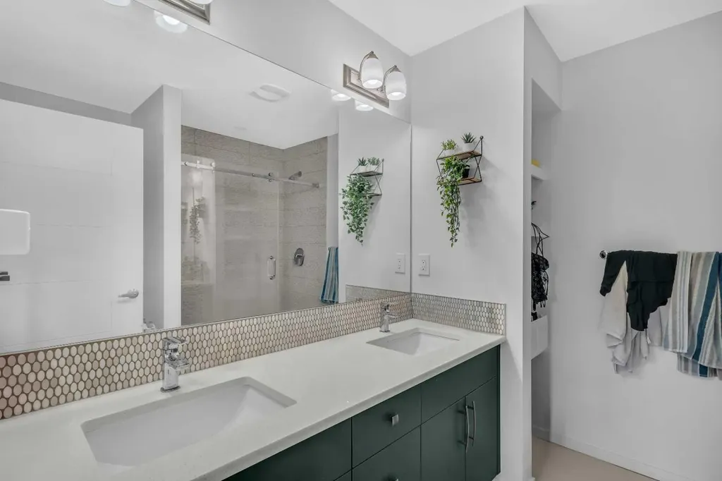 271 Carringham Road NW Calgary AB T3P1V4