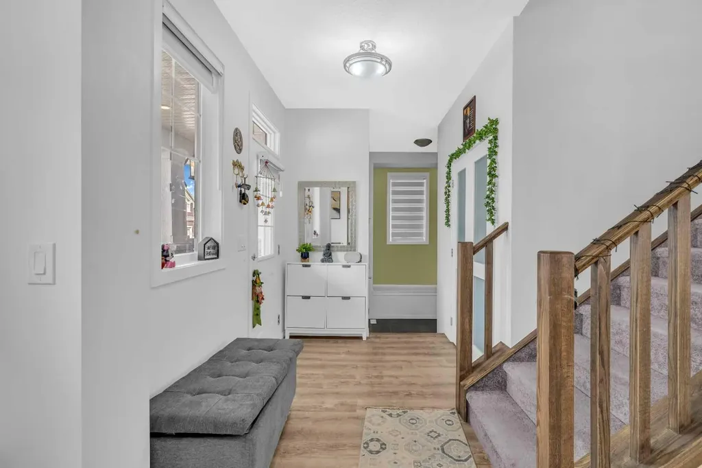 271 Carringham Road NW Calgary AB T3P1V4