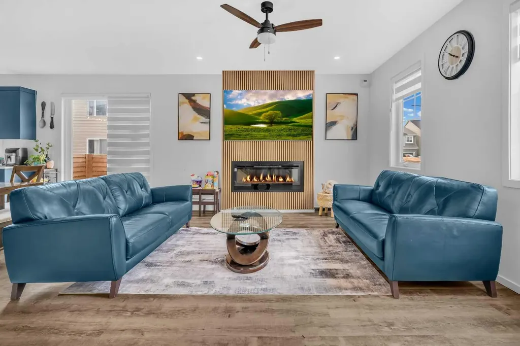 271 Carringham Road NW Calgary AB T3P1V4