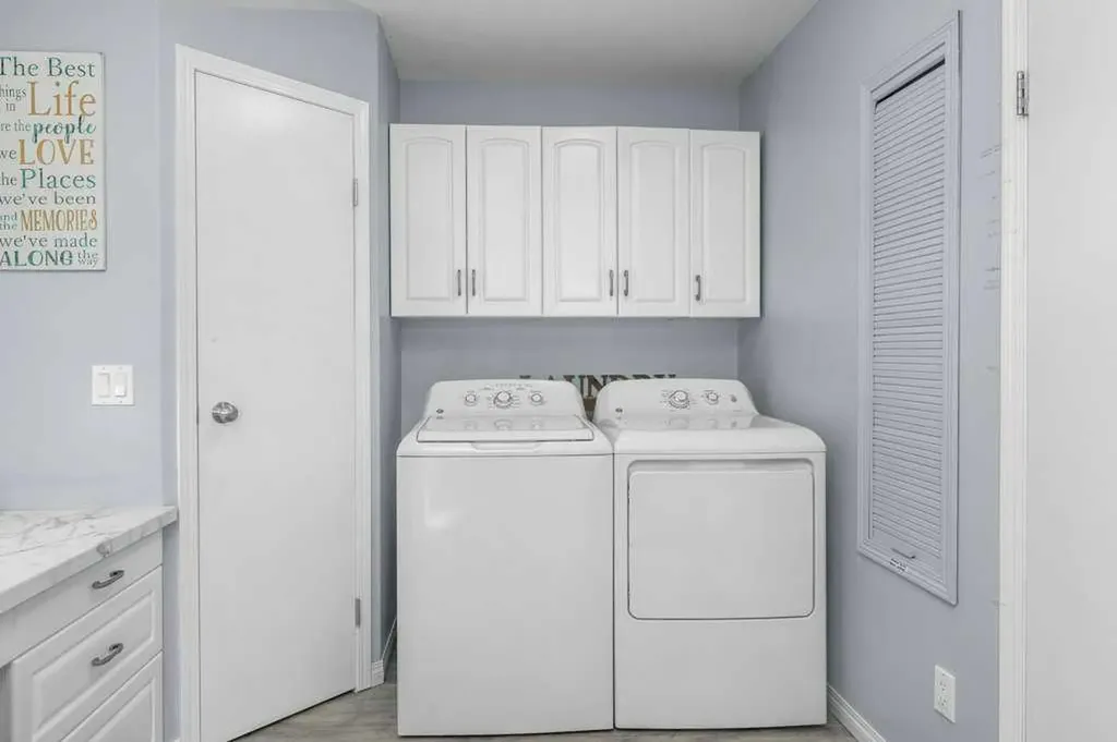 19 Lakeview Drive Rochon Sands AB T0C 3B0