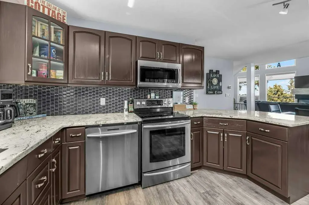 19 Lakeview Drive Rochon Sands AB T0C 3B0