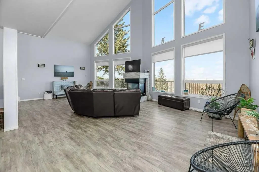 19 Lakeview Drive Rochon Sands AB T0C 3B0