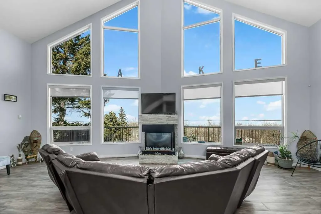 19 Lakeview Drive Rochon Sands AB T0C 3B0