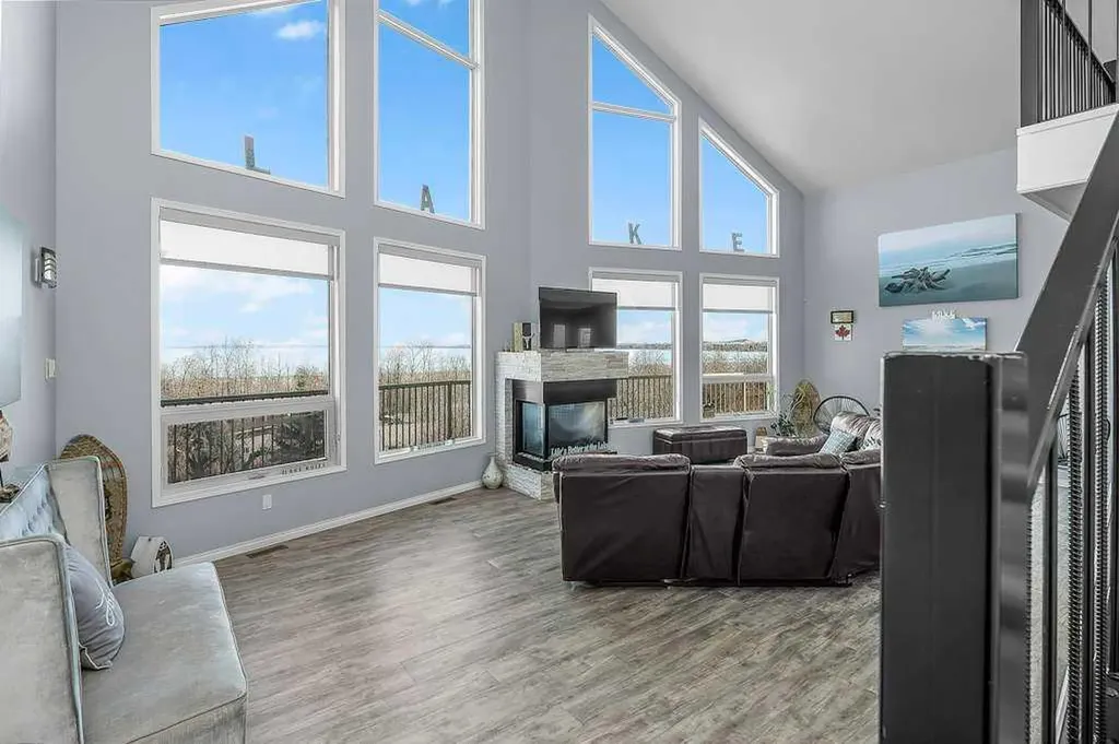 19 Lakeview Drive Rochon Sands AB T0C 3B0