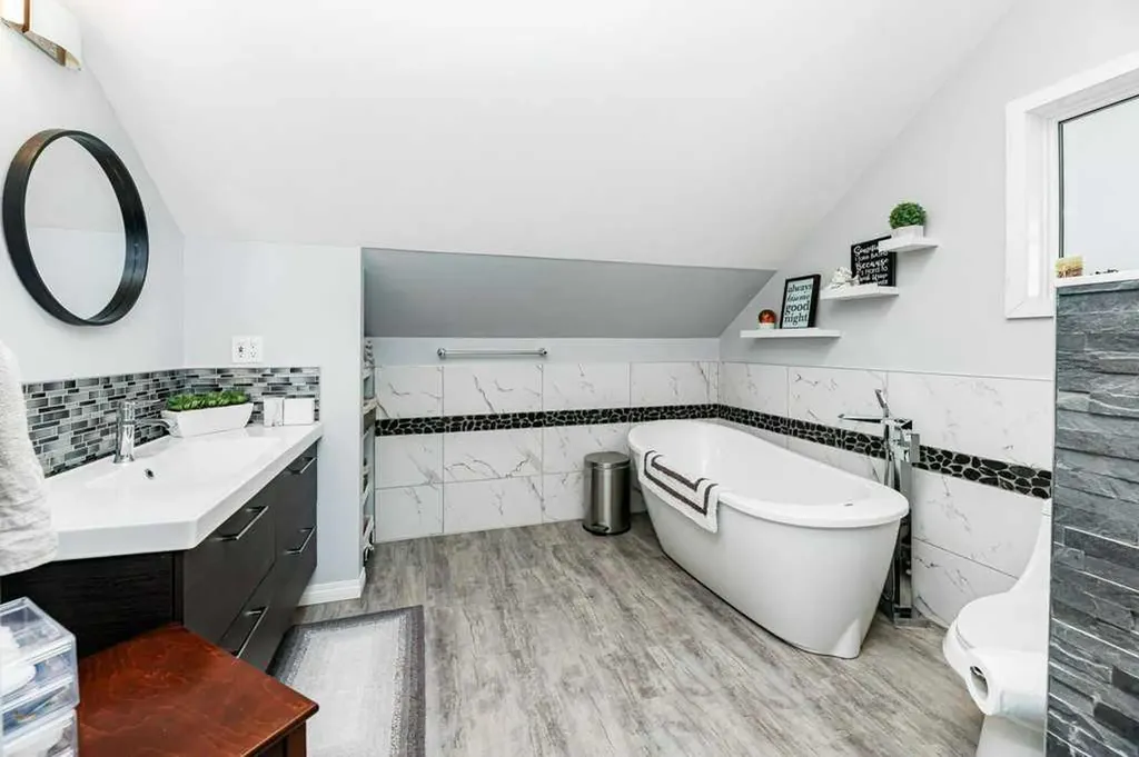 19 Lakeview Drive Rochon Sands AB T0C 3B0