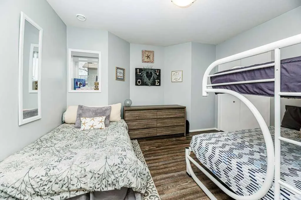19 Lakeview Drive Rochon Sands AB T0C 3B0