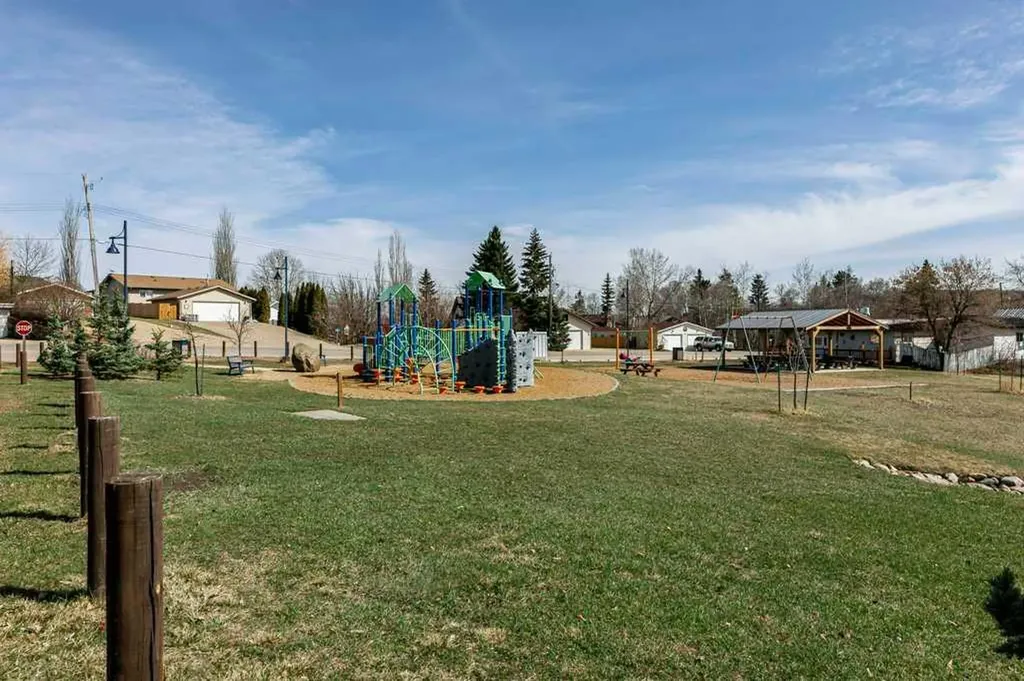 19 Lakeview Drive Rochon Sands AB T0C 3B0