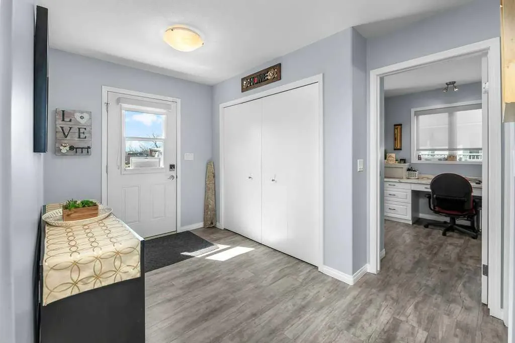 19 Lakeview Drive Rochon Sands AB T0C 3B0