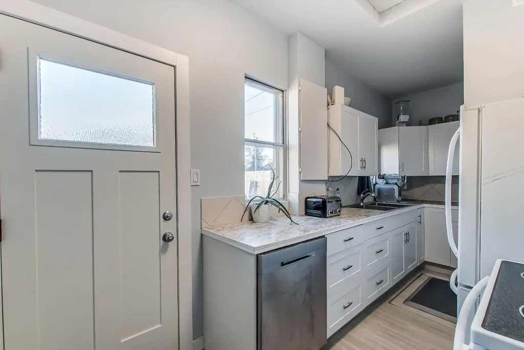 1313 Bridge Street SE Medicine Hat AB T1A 1E5