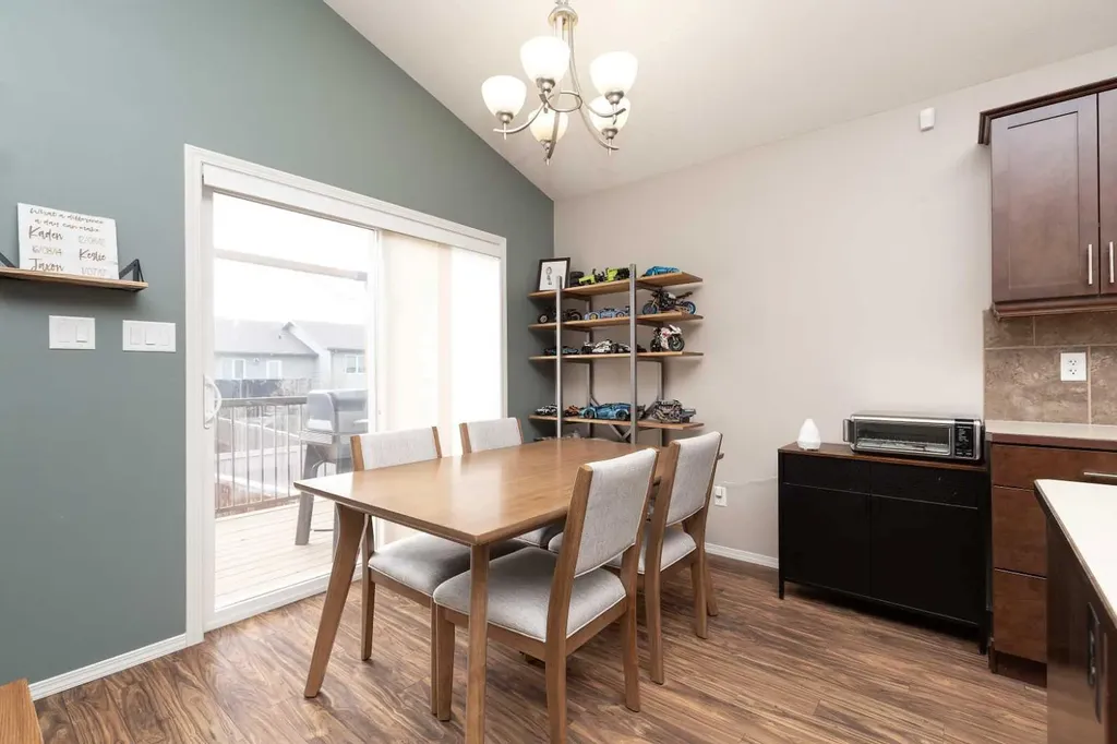 719 Silkstone Close W Lethbridge AB T1J 4B9