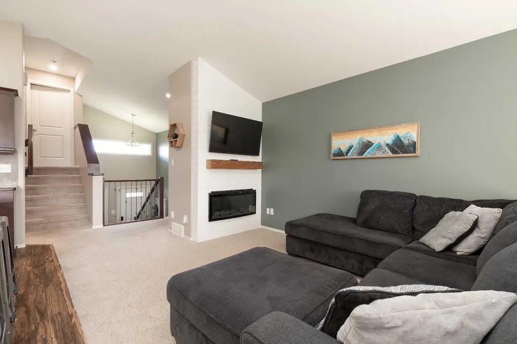 719 Silkstone Close W Lethbridge AB T1J 4B9