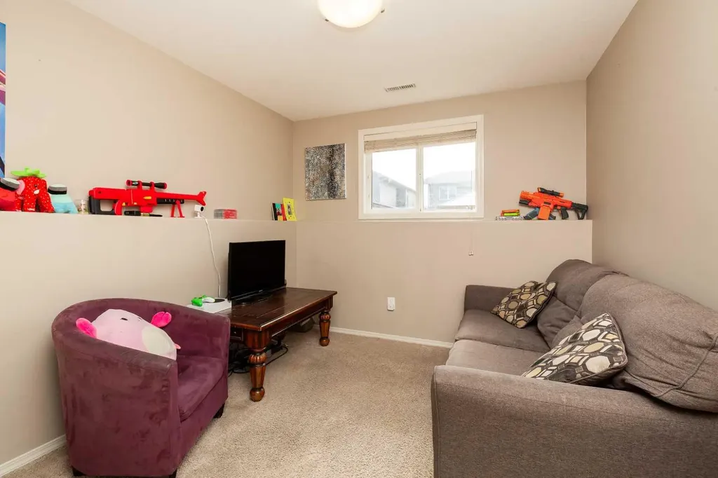 719 Silkstone Close W Lethbridge AB T1J 4B9
