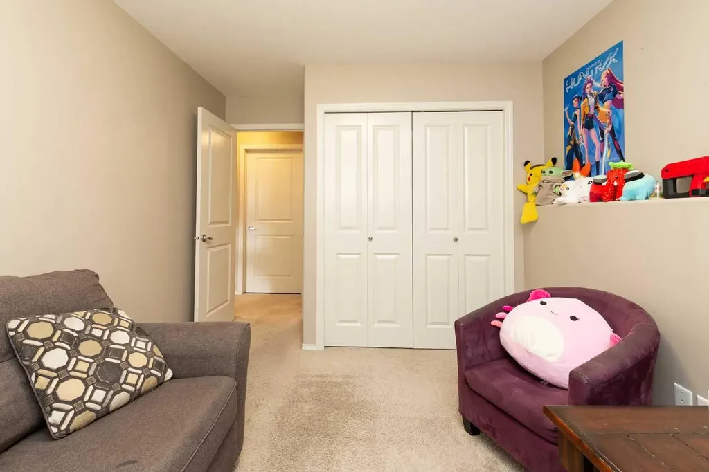 719 Silkstone Close W Lethbridge AB T1J 4B9