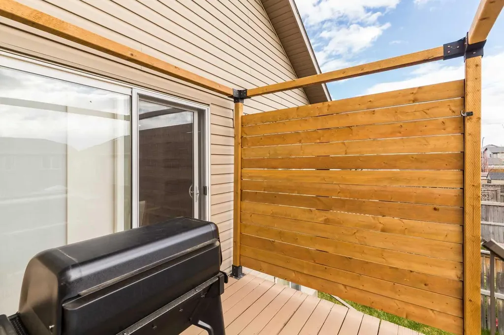 719 Silkstone Close W Lethbridge AB T1J 4B9