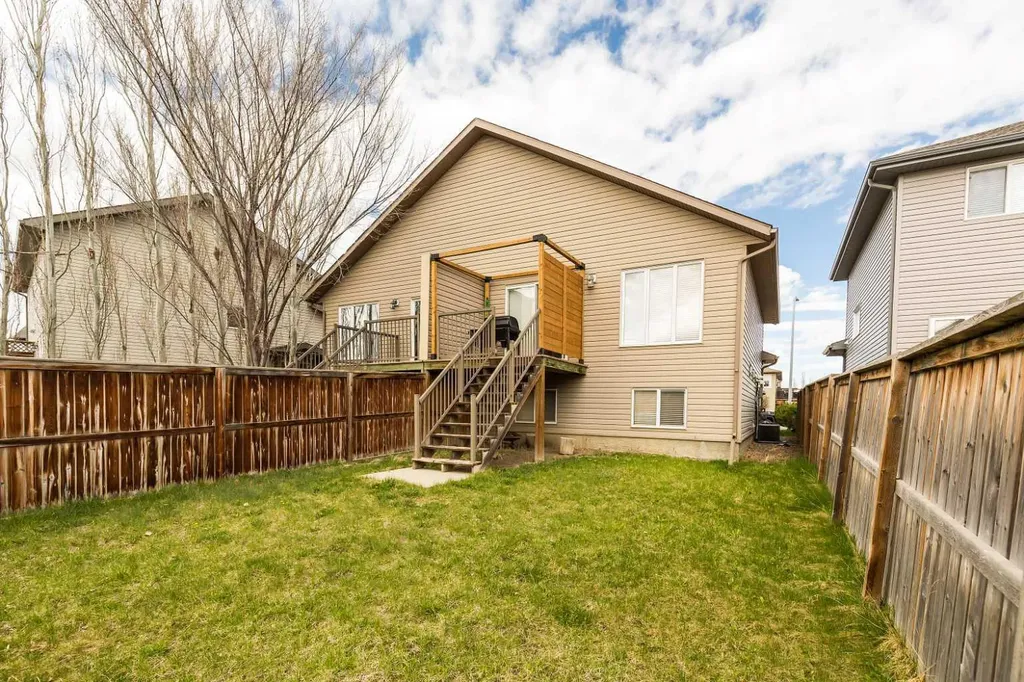 719 Silkstone Close W Lethbridge AB T1J 4B9