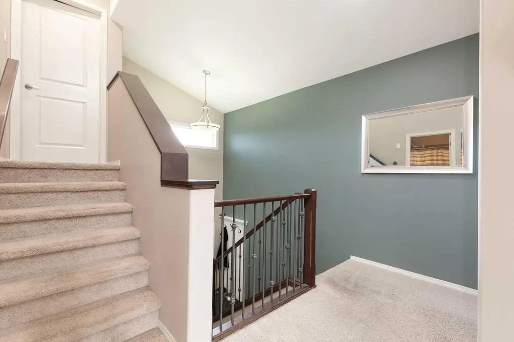 719 Silkstone Close W Lethbridge AB T1J 4B9