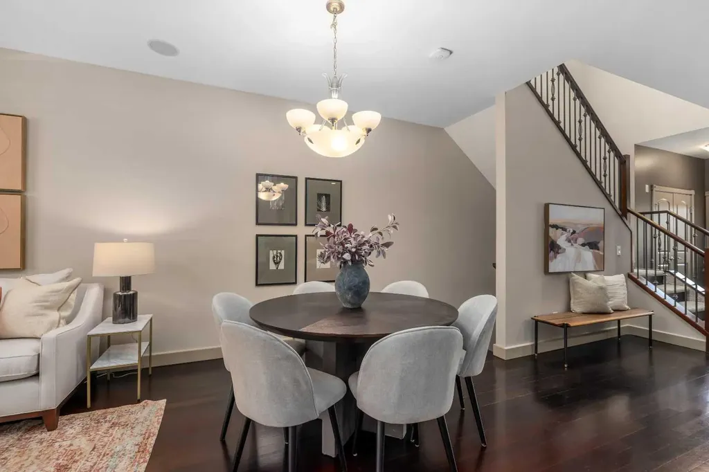 409 19 Avenue NE Calgary AB T2E 1P4