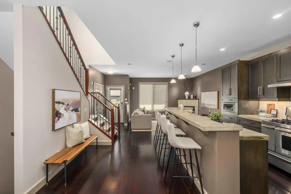 409 19 Avenue NE Calgary AB T2E 1P4