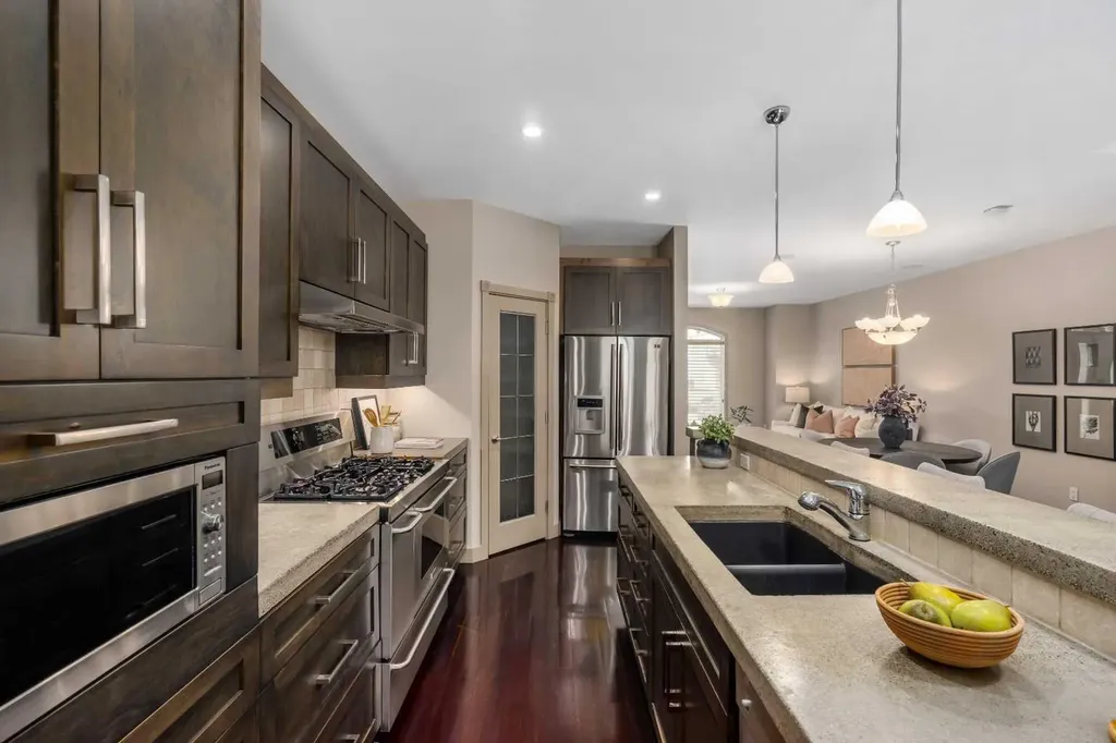 409 19 Avenue NE Calgary AB T2E 1P4
