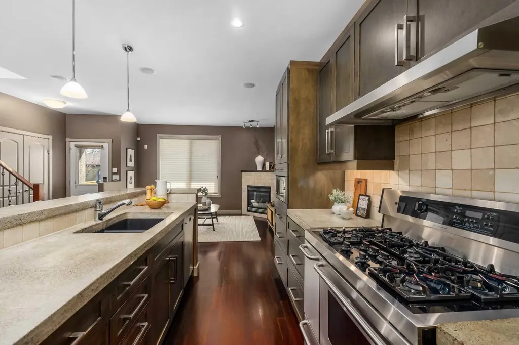 409 19 Avenue NE Calgary AB T2E 1P4