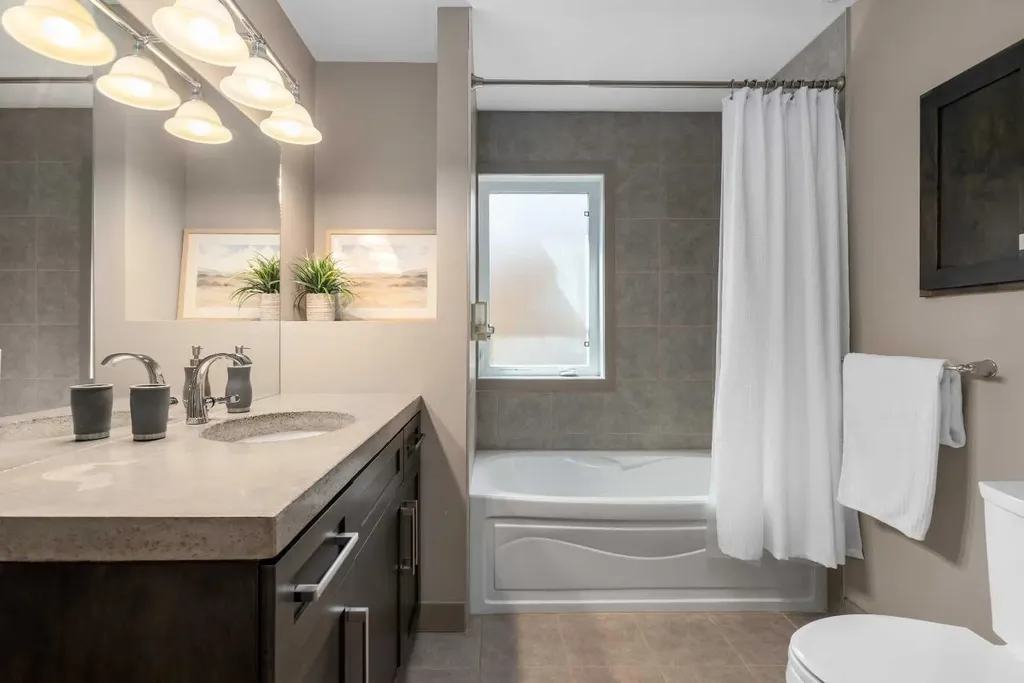 409 19 Avenue NE Calgary AB T2E 1P4
