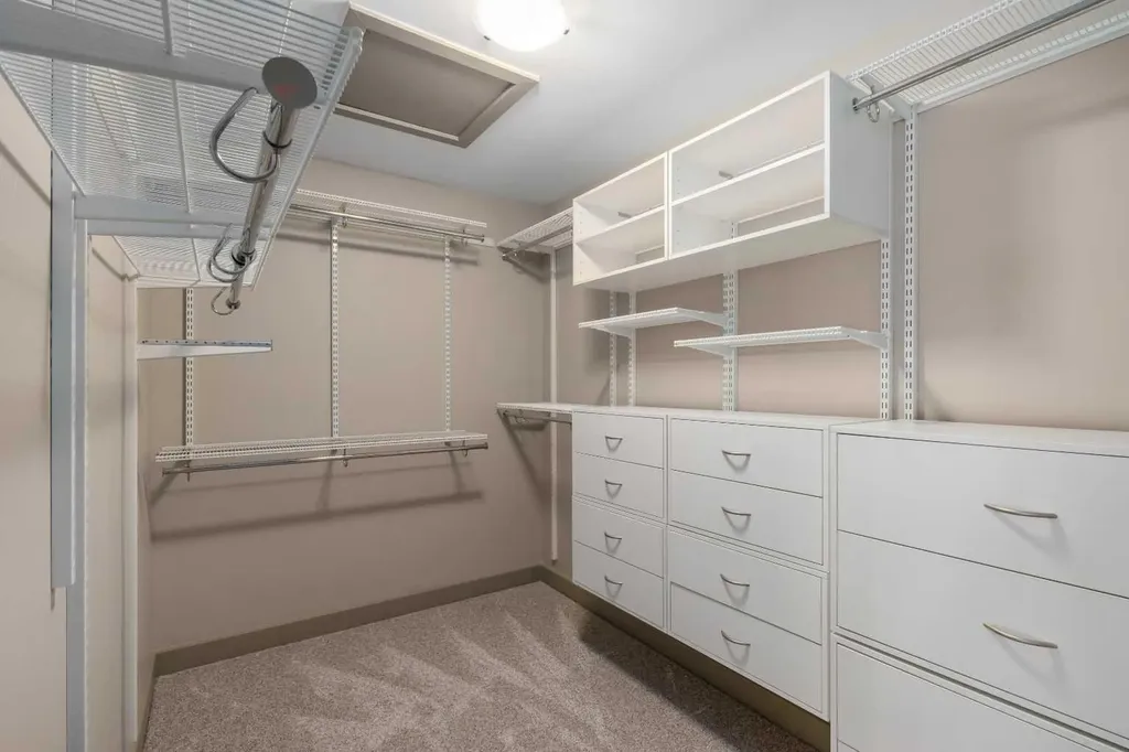 409 19 Avenue NE Calgary AB T2E 1P4