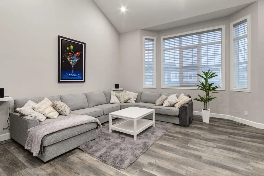 166 Osborne Common SW Airdrie AB T4B5G7