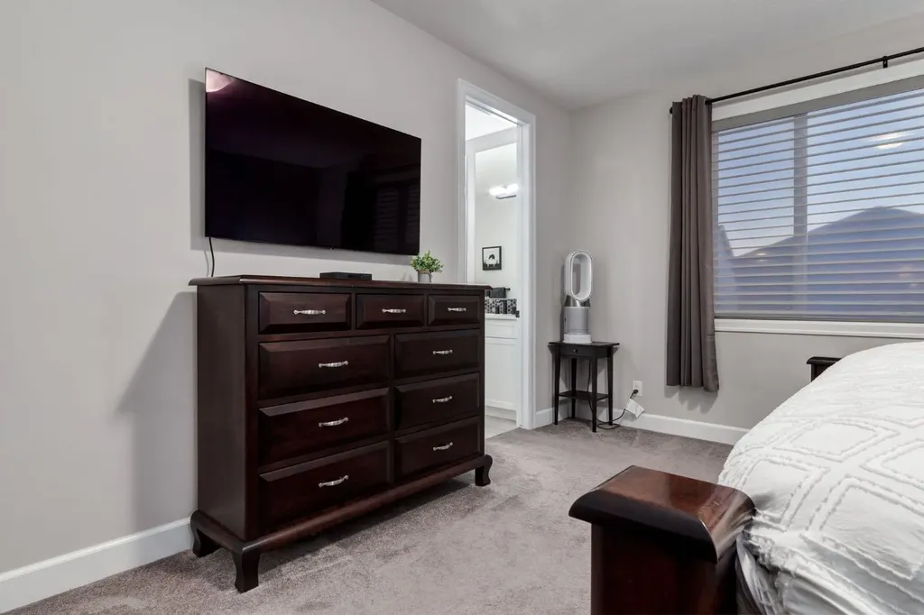 166 Osborne Common SW Airdrie AB T4B5G7