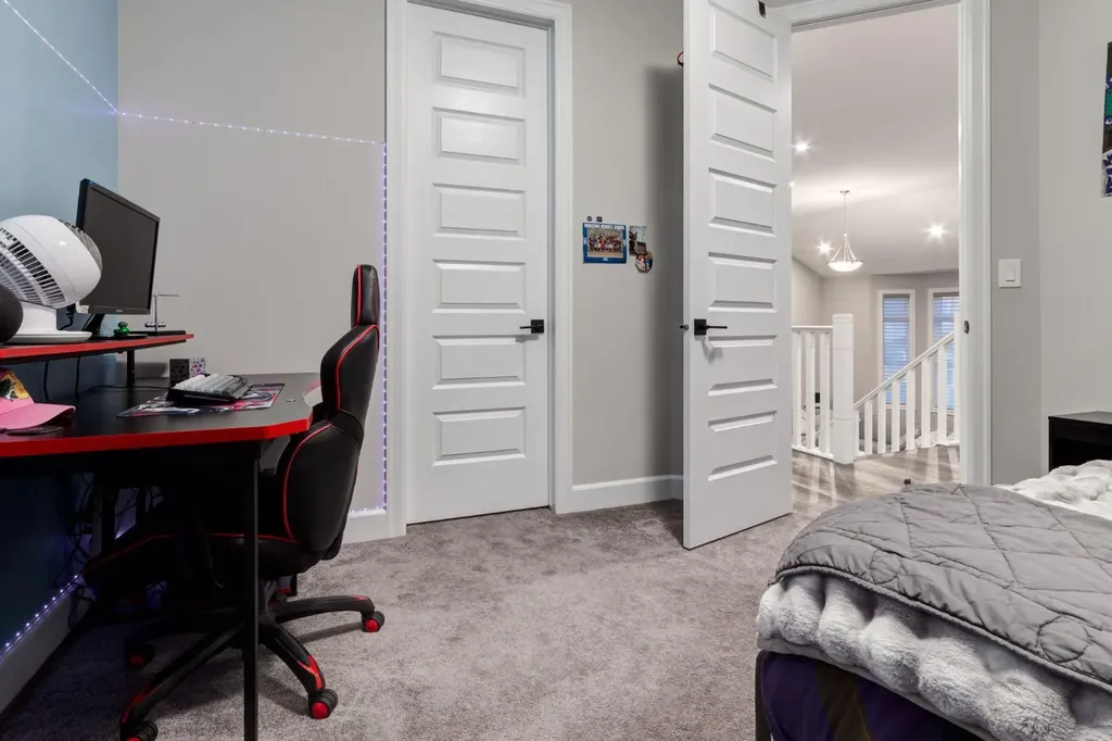 166 Osborne Common SW Airdrie AB T4B5G7