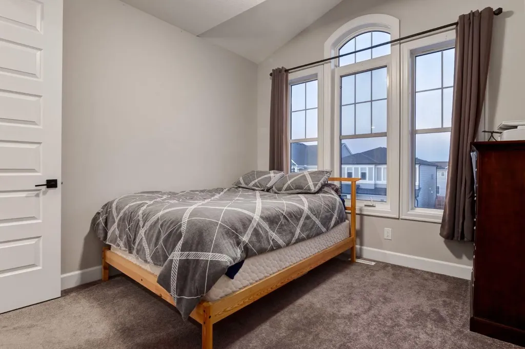 166 Osborne Common SW Airdrie AB T4B5G7