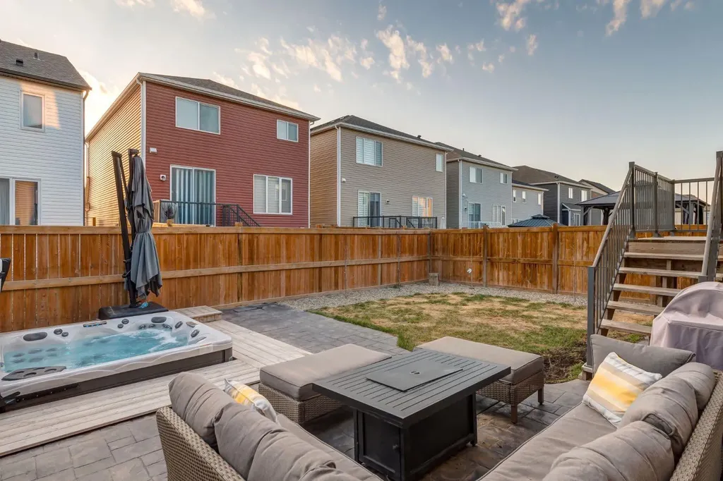 166 Osborne Common SW Airdrie AB T4B5G7