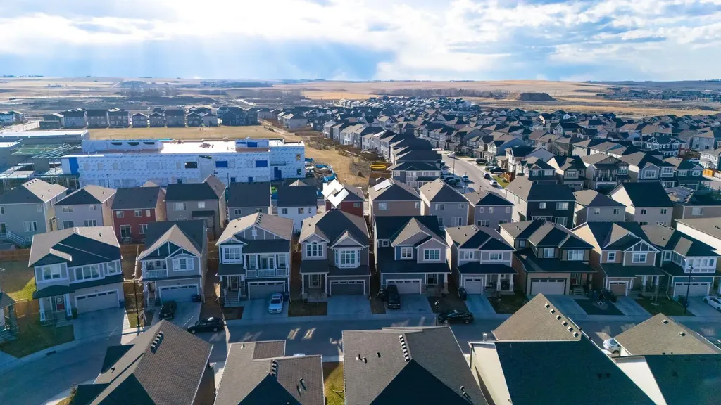 166 Osborne Common SW Airdrie AB T4B5G7