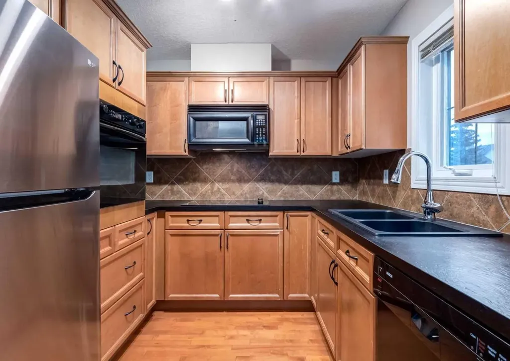 12 Royal Oak Lane NW Calgary AB T3G 6B5