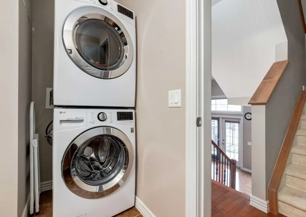 12 Royal Oak Lane NW Calgary AB T3G 6B5