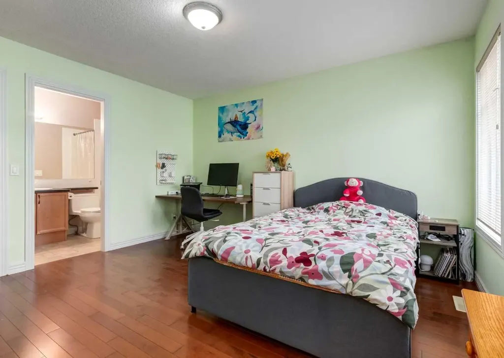 12 Royal Oak Lane NW Calgary AB T3G 6B5