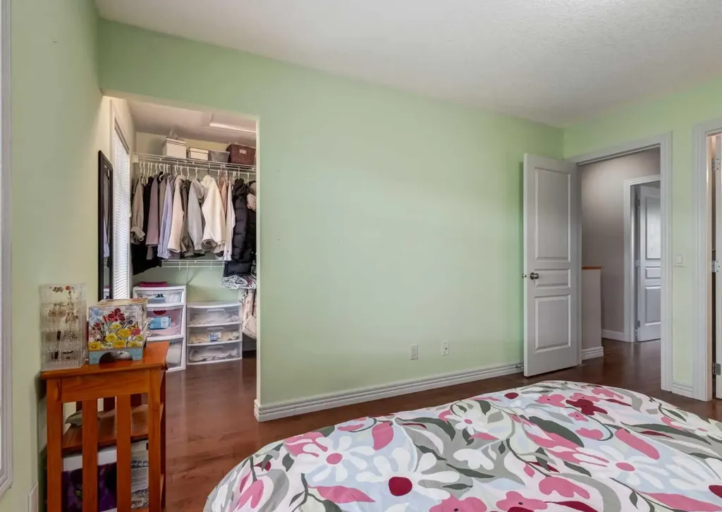 12 Royal Oak Lane NW Calgary AB T3G 6B5