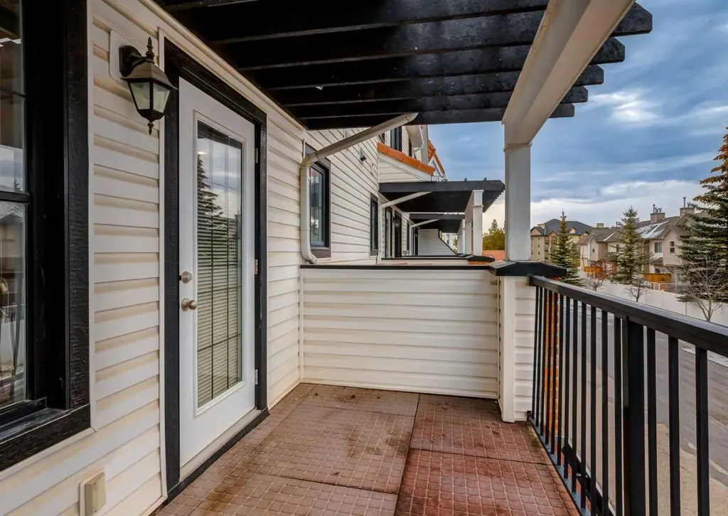 12 Royal Oak Lane NW Calgary AB T3G 6B5