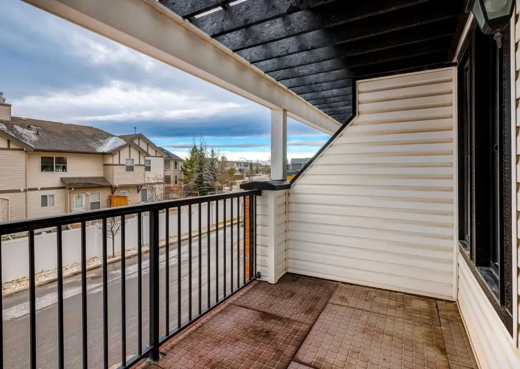12 Royal Oak Lane NW Calgary AB T3G 6B5