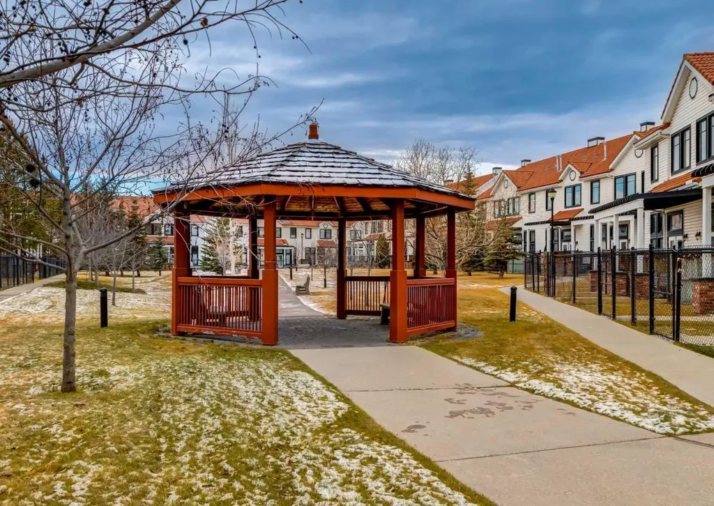 12 Royal Oak Lane NW Calgary AB T3G 6B5