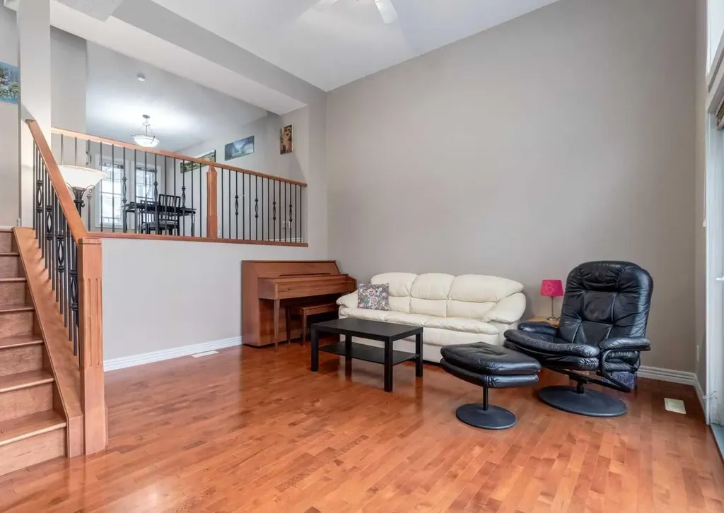 12 Royal Oak Lane NW Calgary AB T3G 6B5