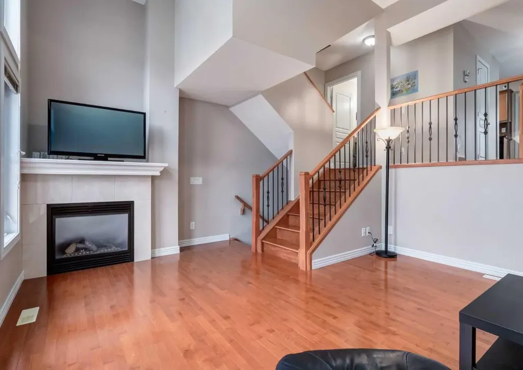 12 Royal Oak Lane NW Calgary AB T3G 6B5