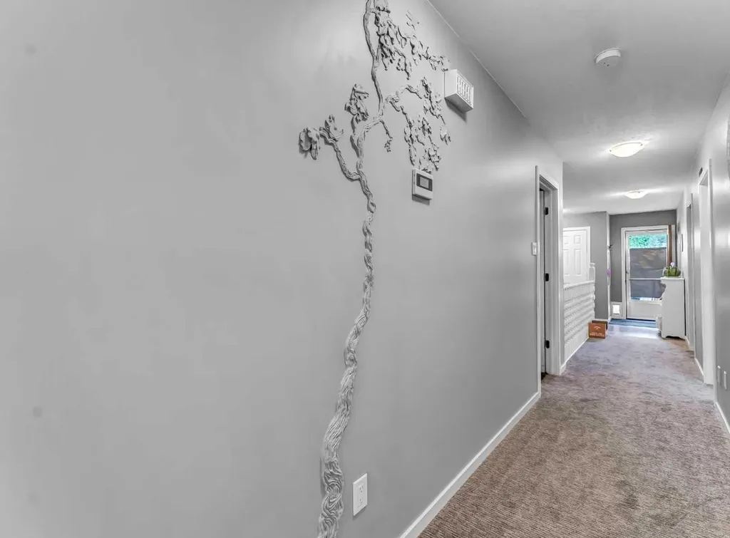 215 4 Street SE Redcliff AB T0J 2P0