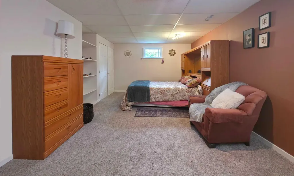 215 4 Street SE Redcliff AB T0J 2P0
